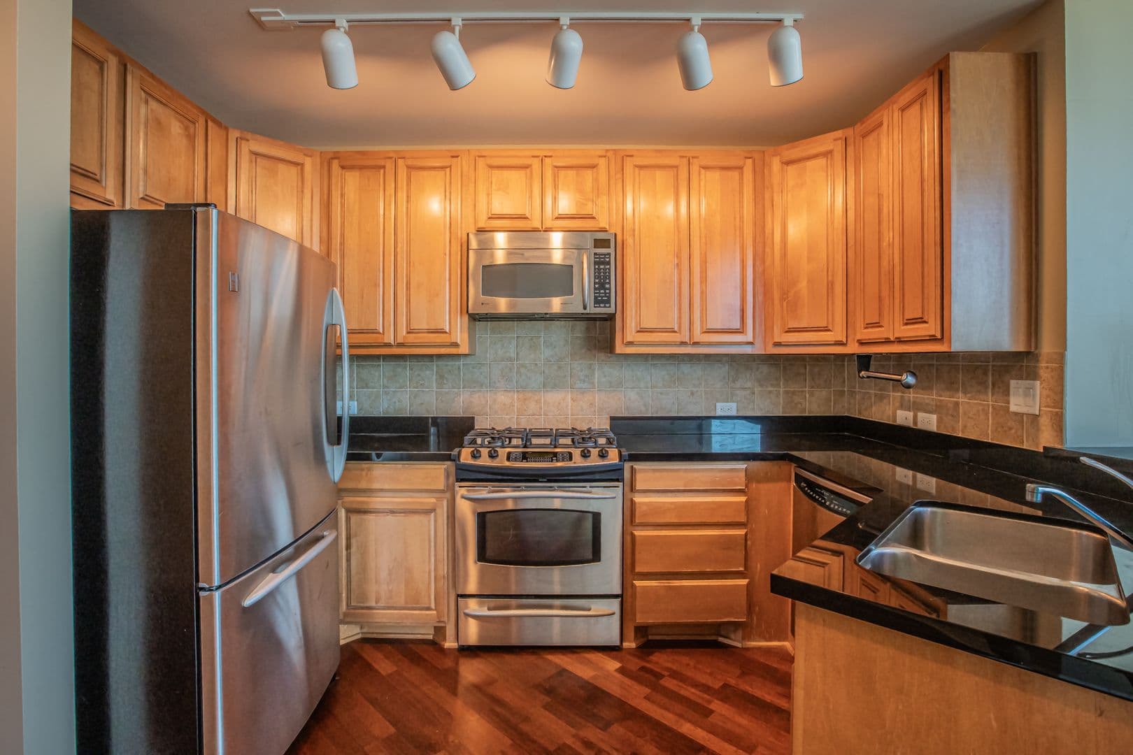 Fort Worth House: 500 Throckmorton St., #2502
