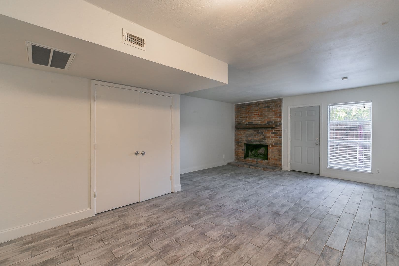 Fort Worth House: 7604 Chapin Road, Unit A