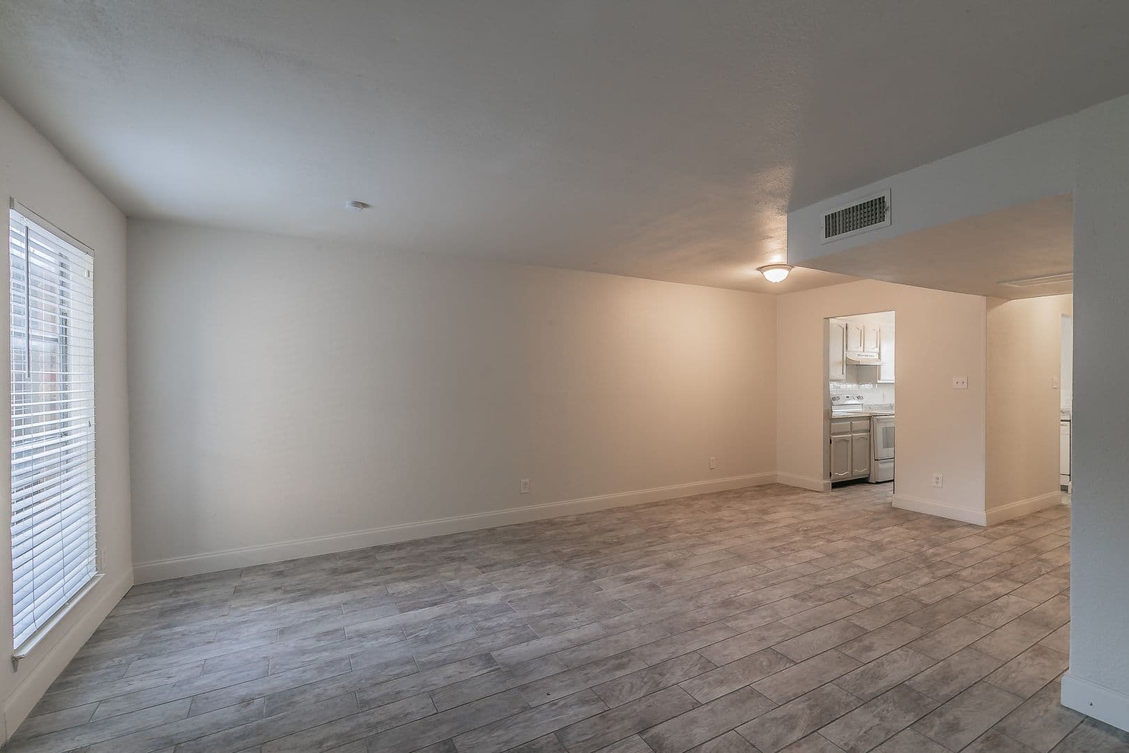 Fort Worth House: 7604 Chapin Road, Unit A