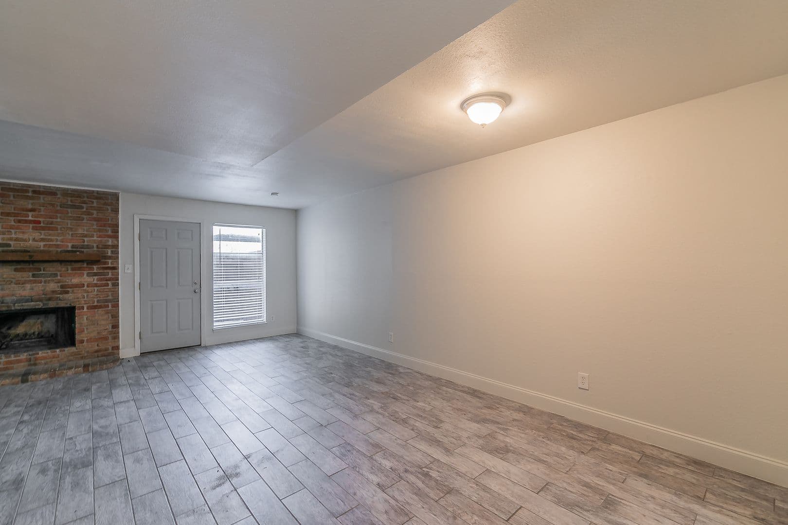 Fort Worth House: 7604 Chapin Road, Unit A
