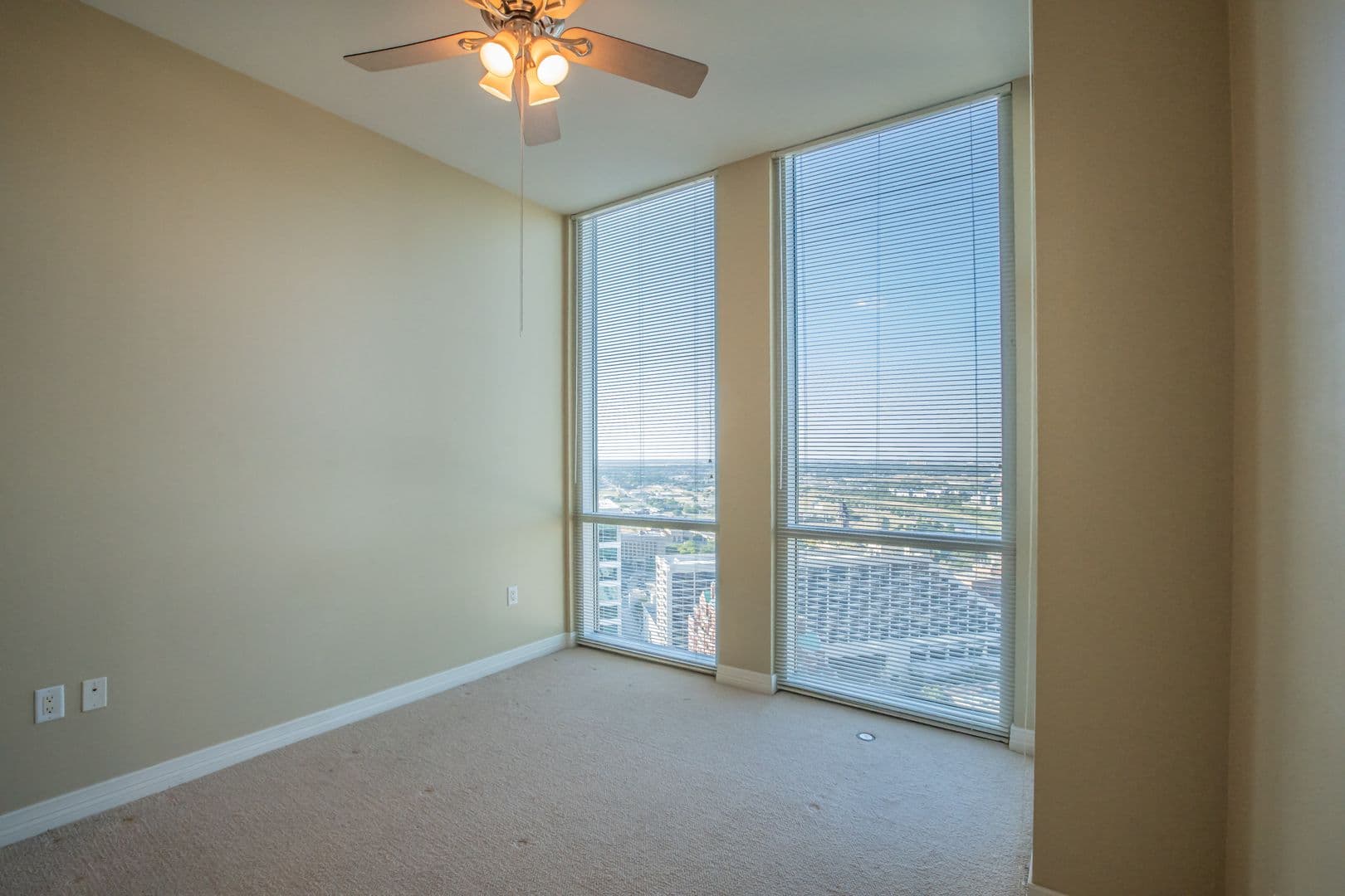 Fort Worth House: 500 Throckmorton St., #2502