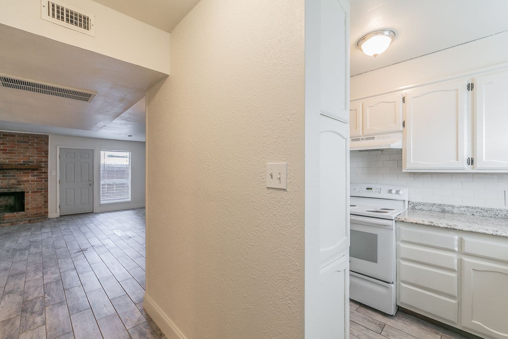 Fort Worth House: 7604 Chapin Road, Unit A