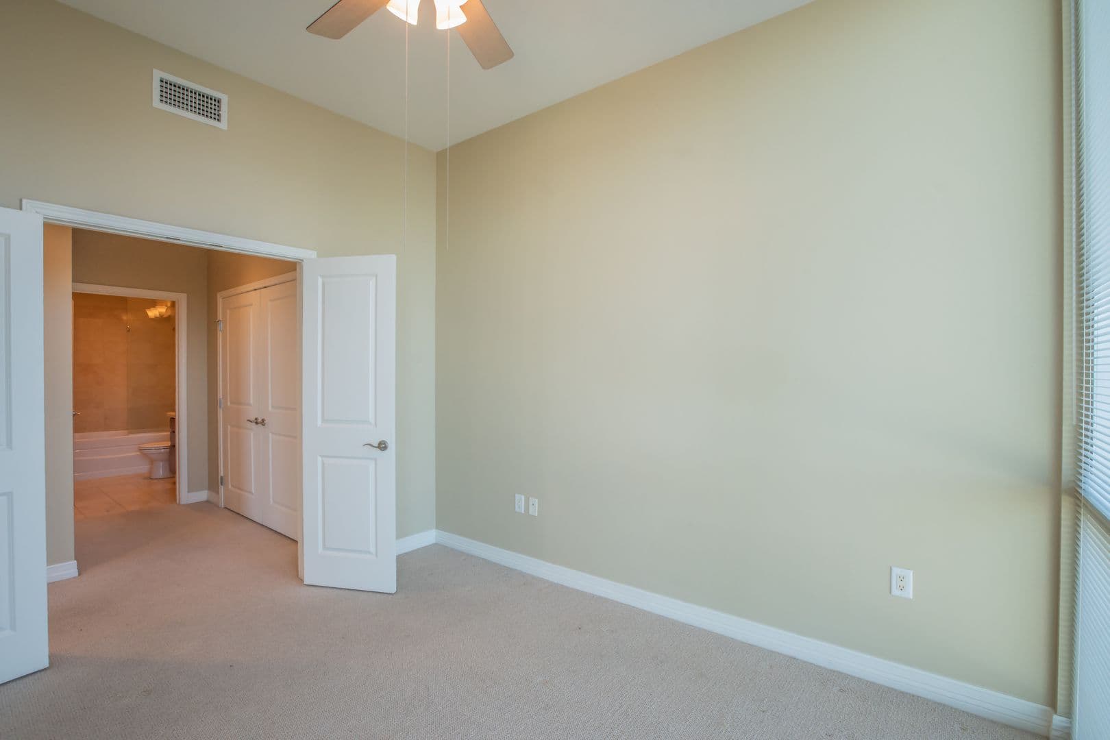 Fort Worth House: 500 Throckmorton St., #2502
