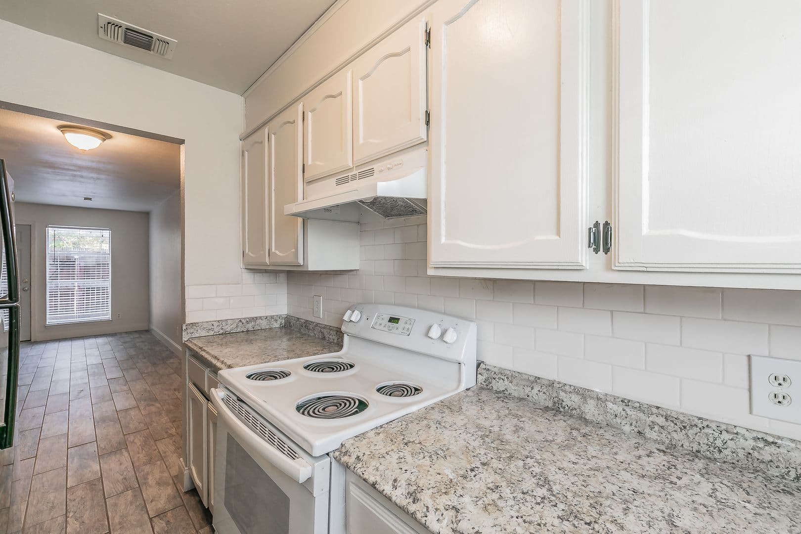 Fort Worth House: 7604 Chapin Road, Unit A