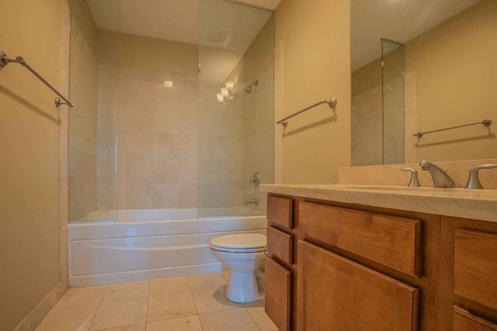 Fort Worth House: 500 Throckmorton St., #2502