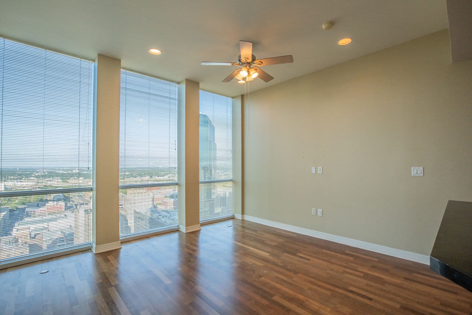 Fort Worth House: 500 Throckmorton St., #2502