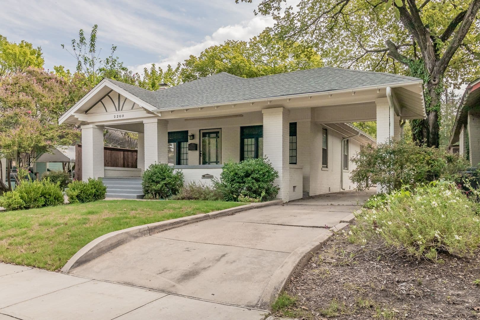 Fort Worth House: 2209 6th Avenue