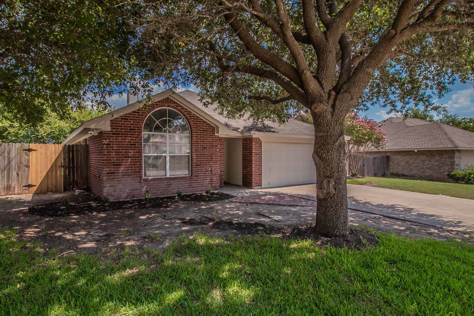 Aledo House: 437 Hillside Drive