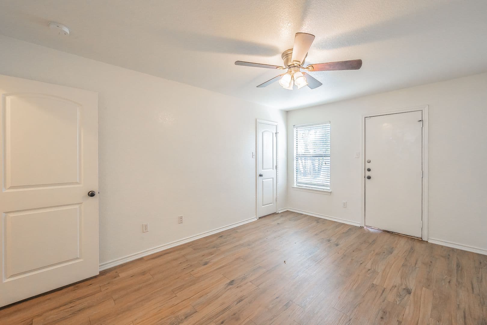 Fort Worth House: 8121 Doreen Ave.