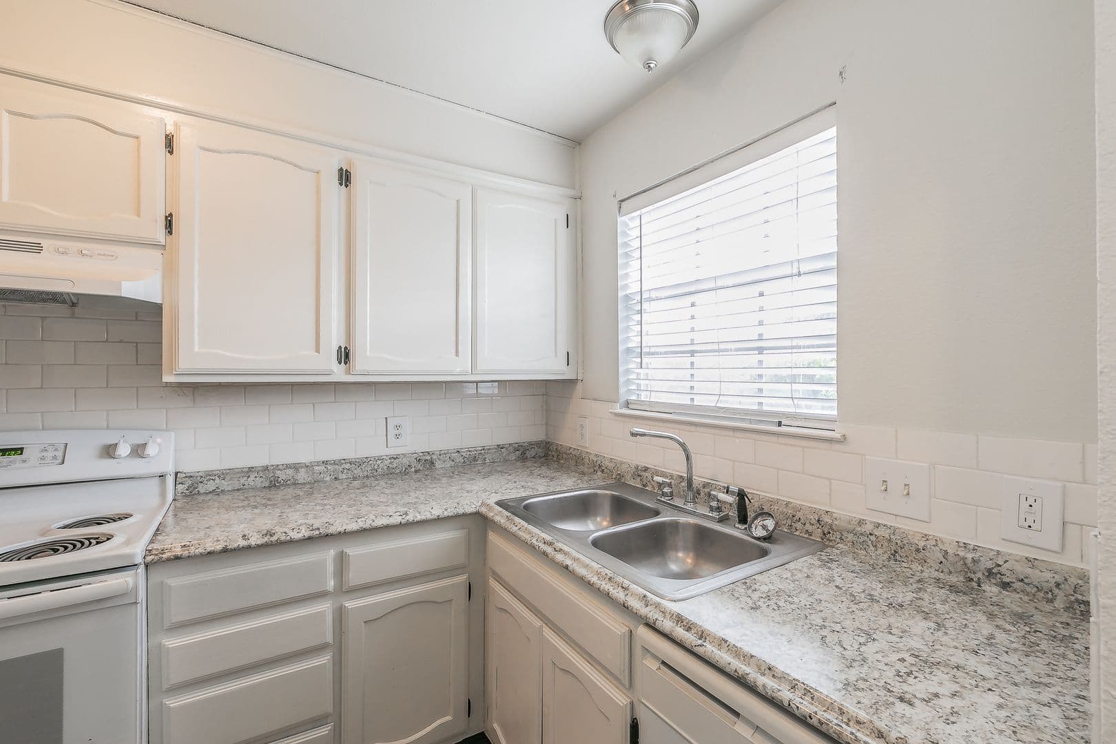 Fort Worth House: 7604 Chapin Road, Unit A