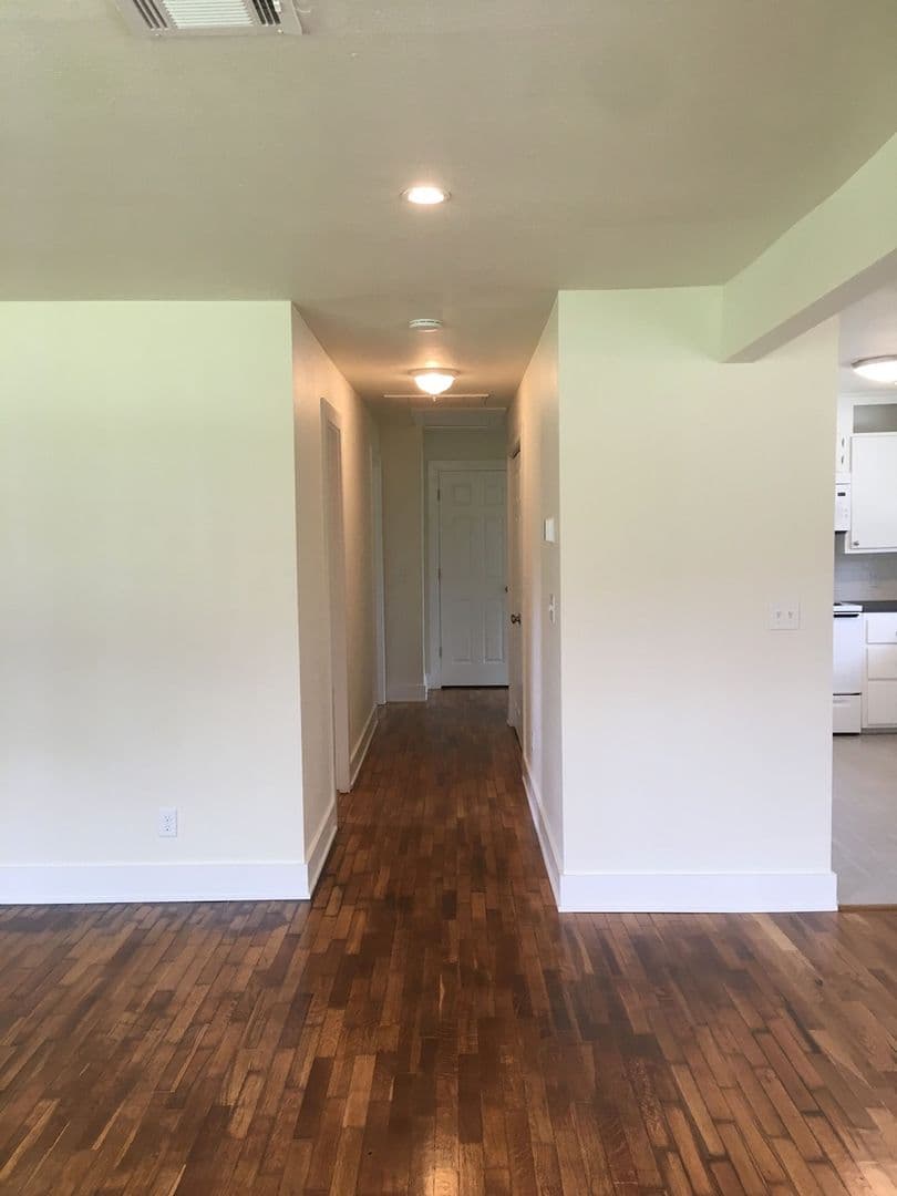 Prairie Grove House: 10857 Danny Bryan Road, B