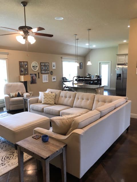 Fayetteville House: 3625 W. Mountain View Drive