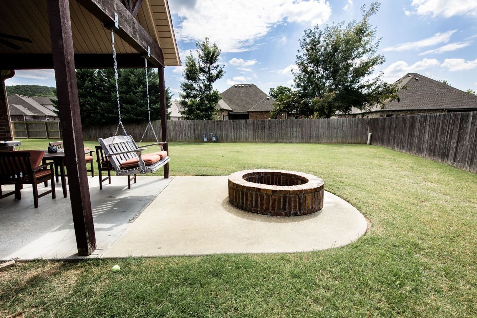 Fayetteville House: 3625 W. Mountain View Drive