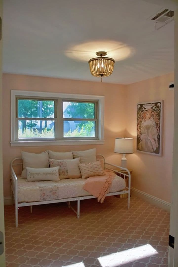 Farmington House: 92 Wesley Stevens Road