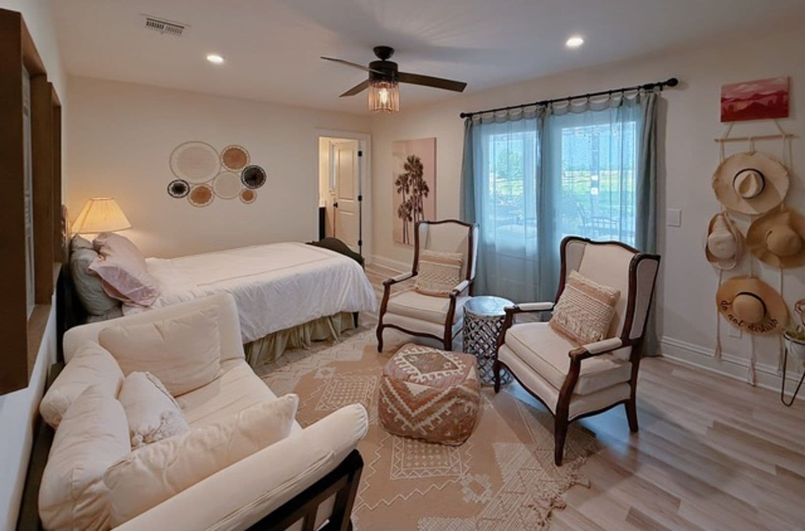 Farmington House: 92 Wesley Stevens Road