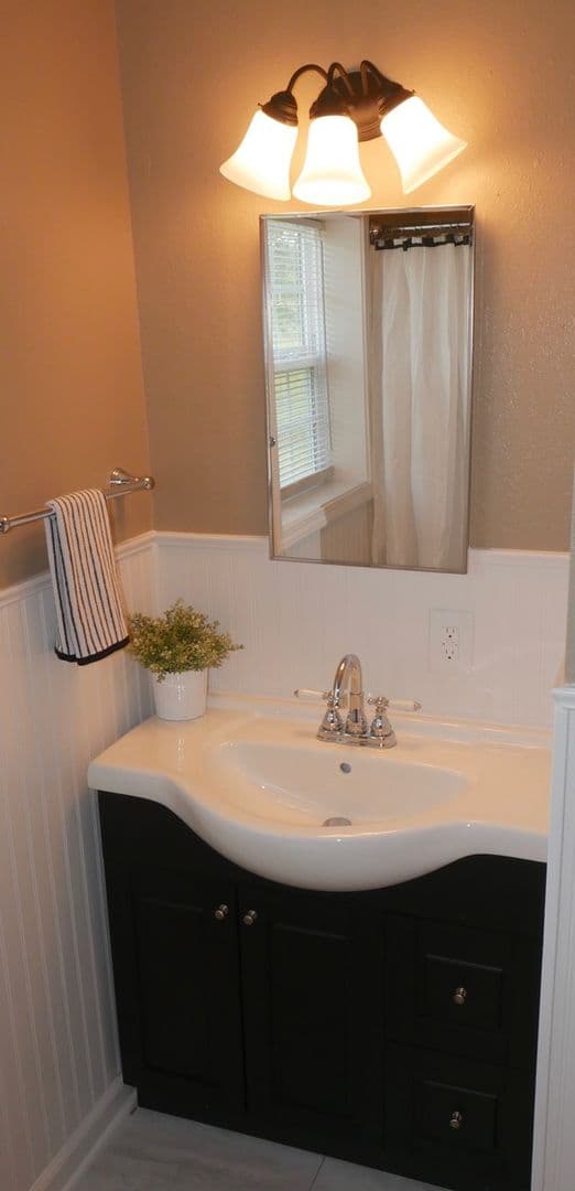 Prairie Grove House: 10857 Danny Bryan Road, C