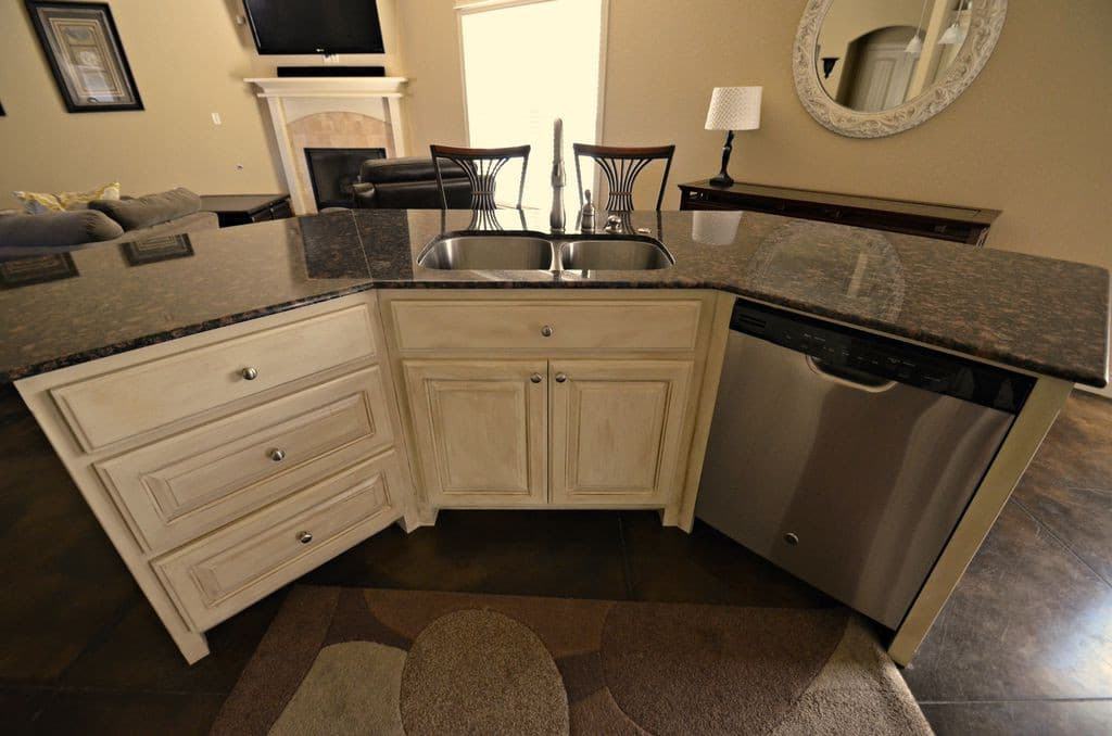Fayetteville House: 3625 W. Mountain View Drive
