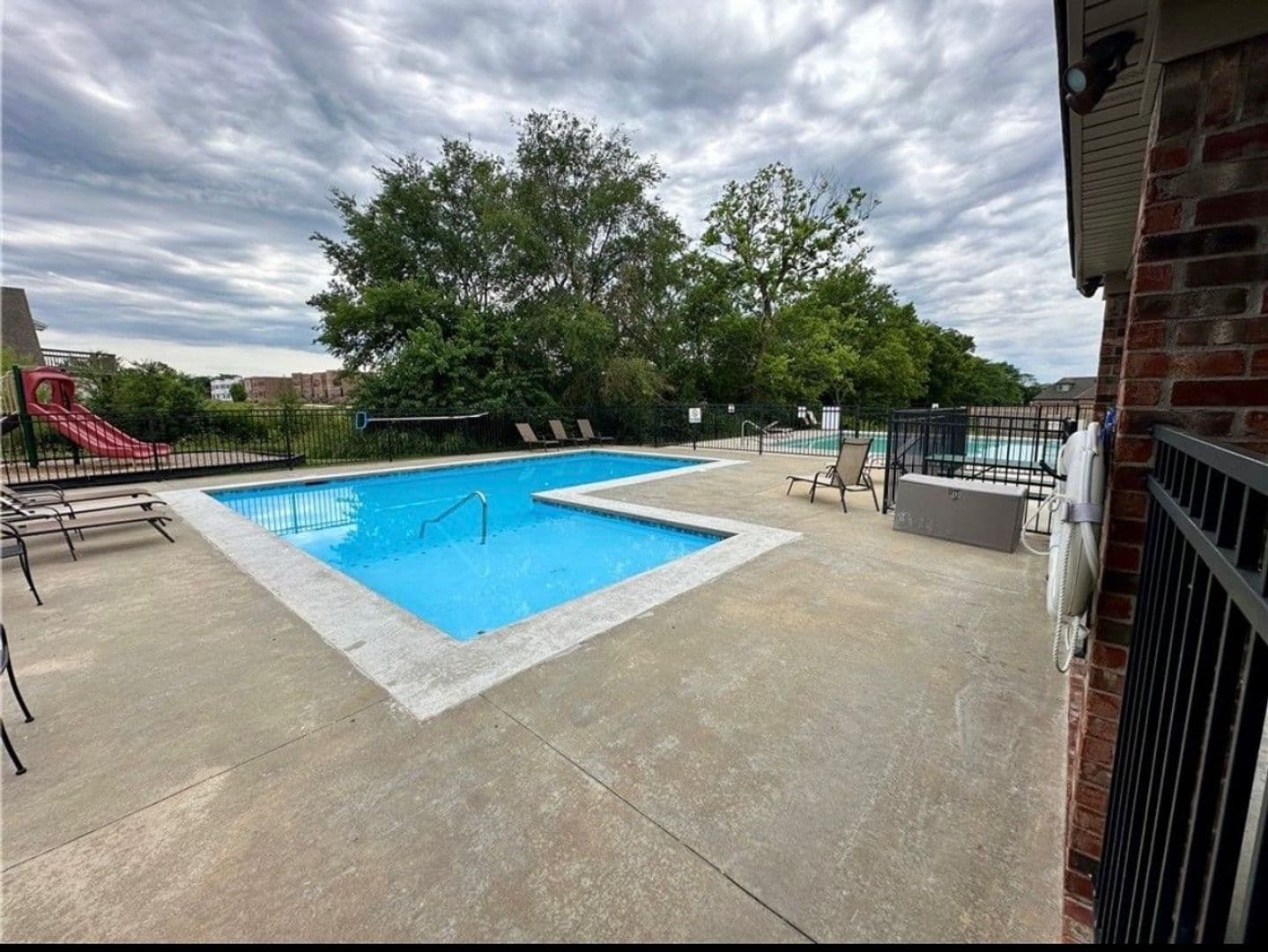 Fayetteville House: 3625 W. Mountain View Drive