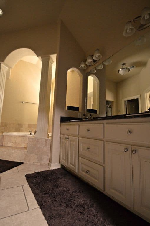 Fayetteville House: 3625 W. Mountain View Drive