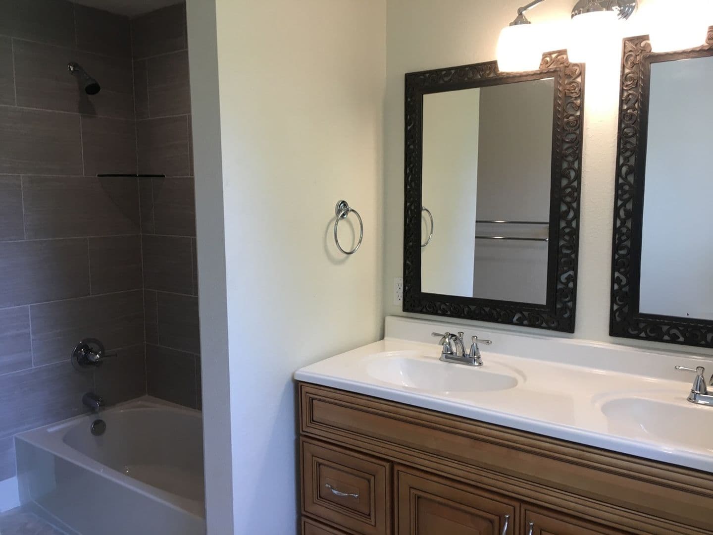 Prairie Grove House: 10857 Danny Bryan Road, B