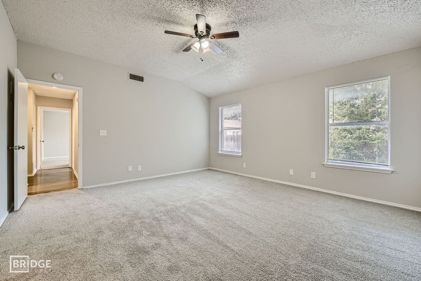 Keller House: 220 Dodge Trail
