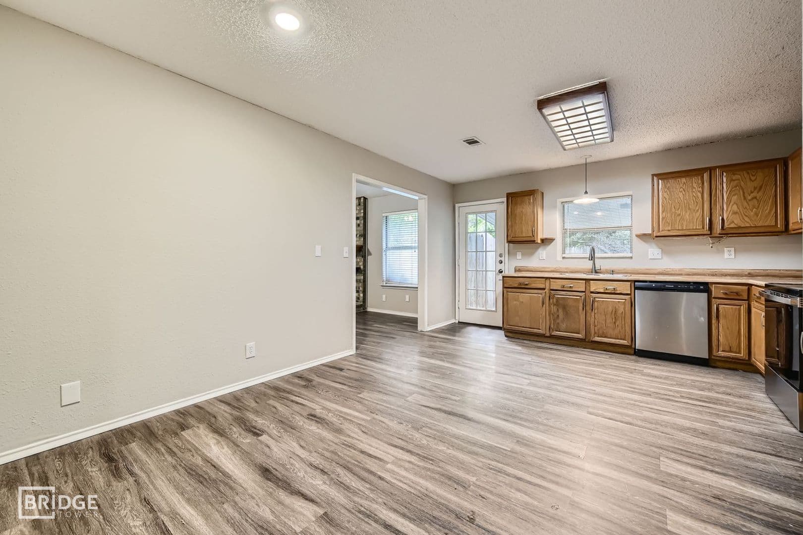 Keller House: 220 Dodge Trail
