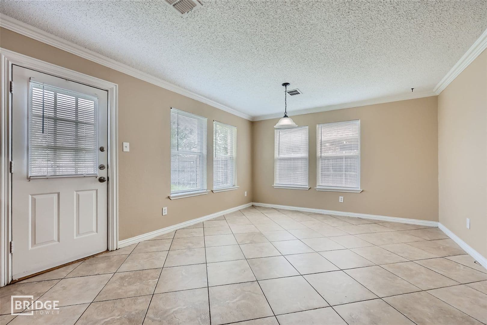 Little Elm House: 1621 Dragonback Pass