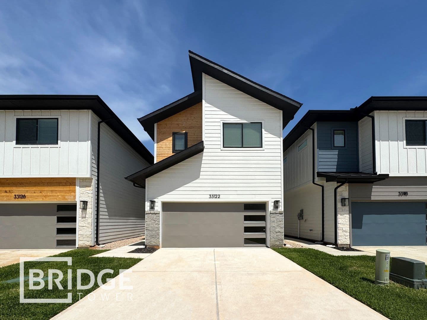 Magnolia House: 33122 Willow Heights Lane