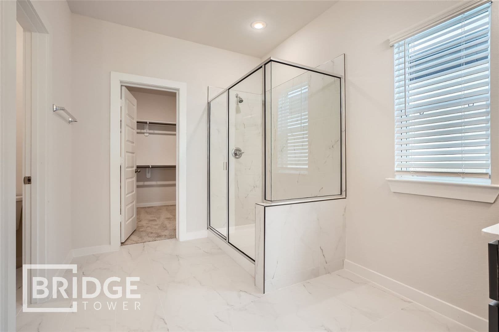 Magnolia House: 33122 Willow Heights Lane