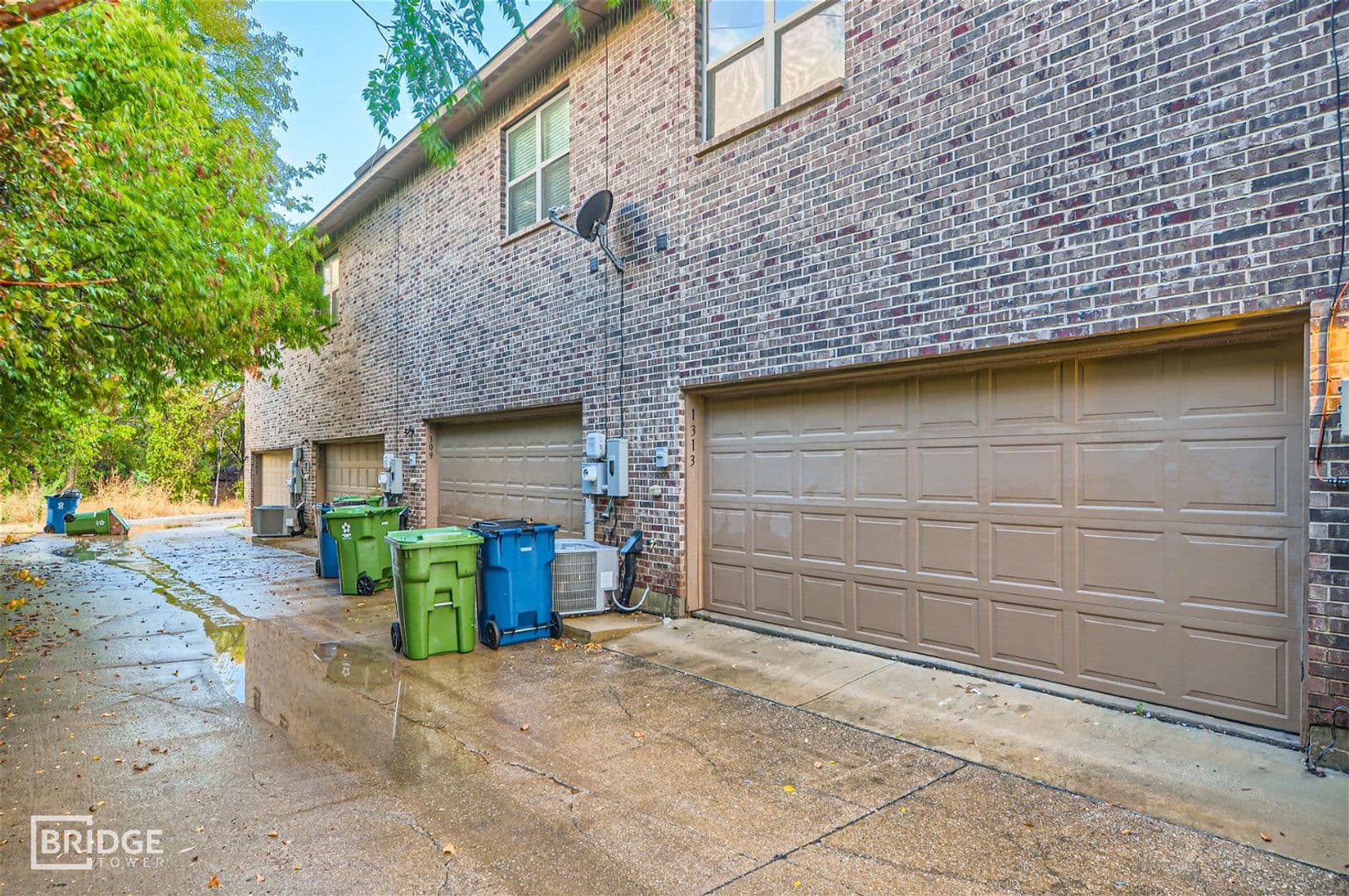Lewisville House: 1312 Lake Crest Lane