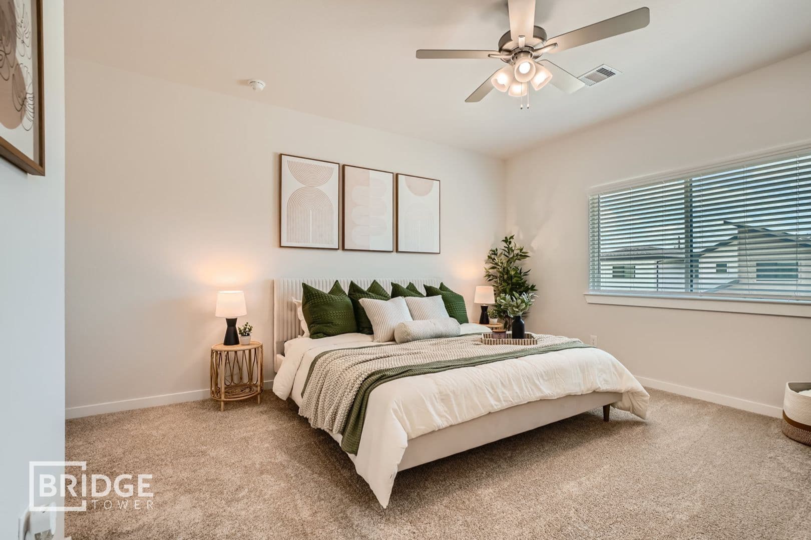 Magnolia House: 33183 Oak Heights Place