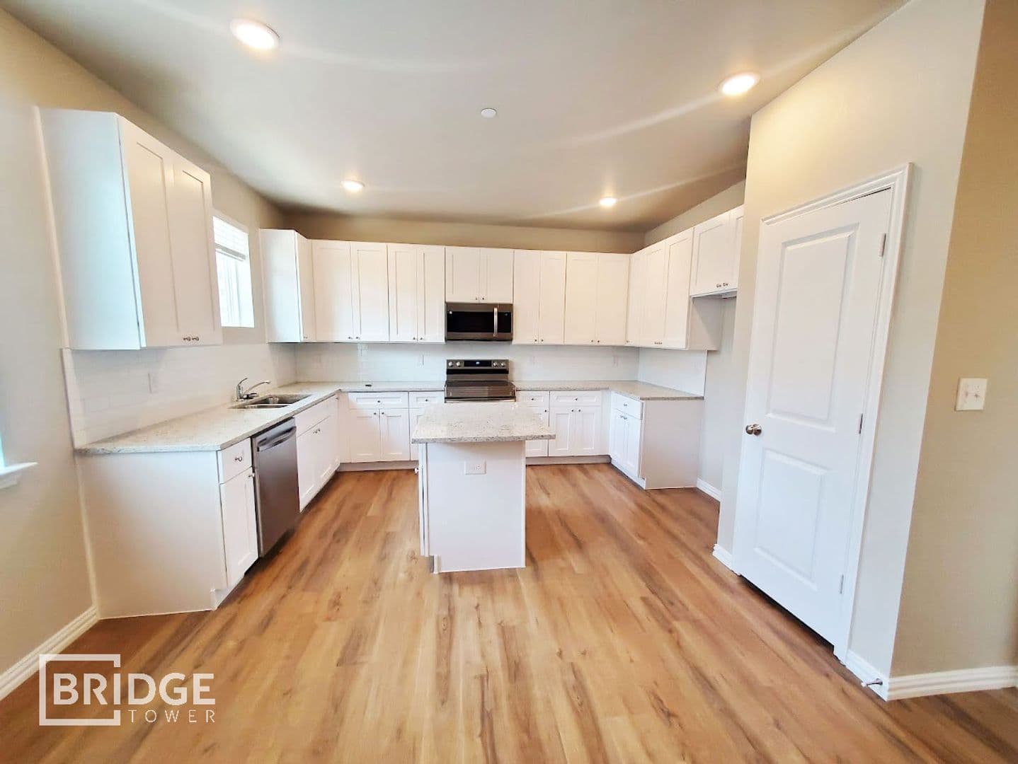 Burleson House: 1004 W Golden Lane