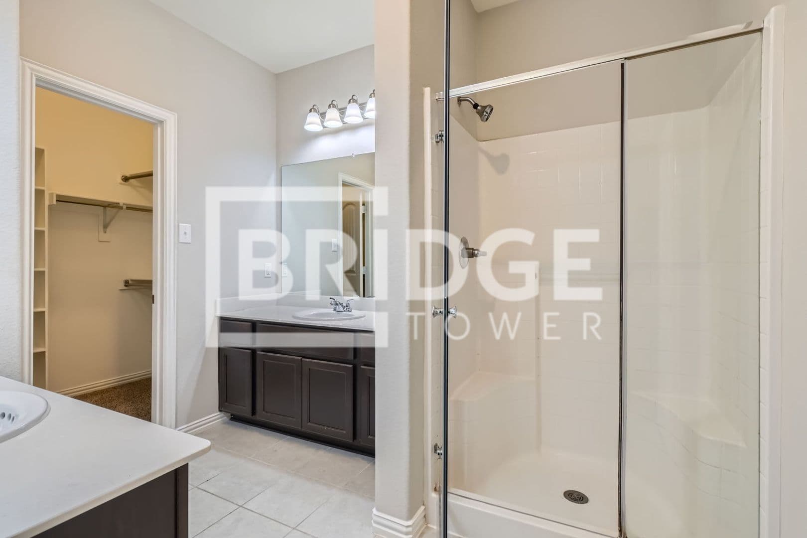 Lewisville House: 1316 Lake Crest Lane