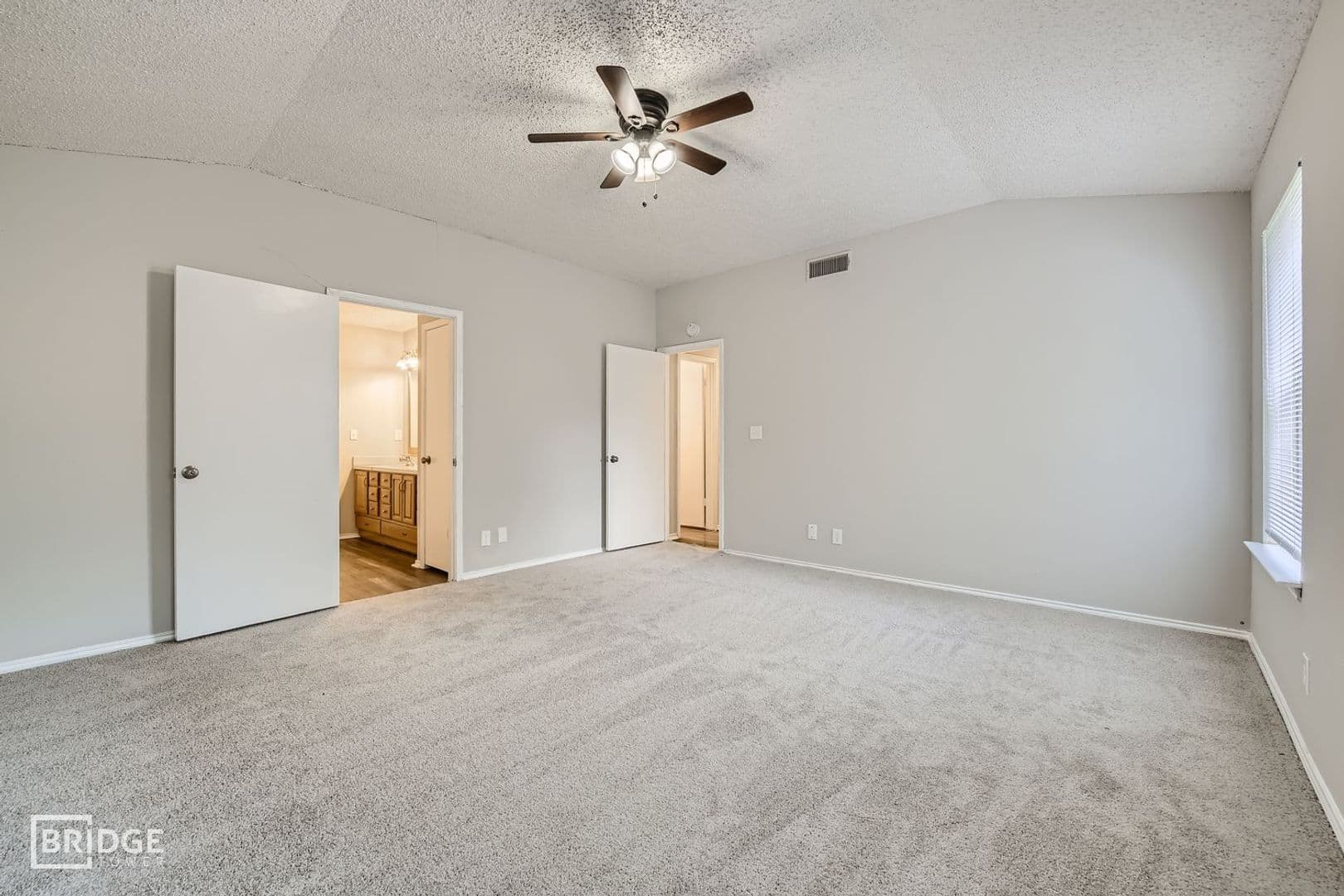 Keller House: 220 Dodge Trail