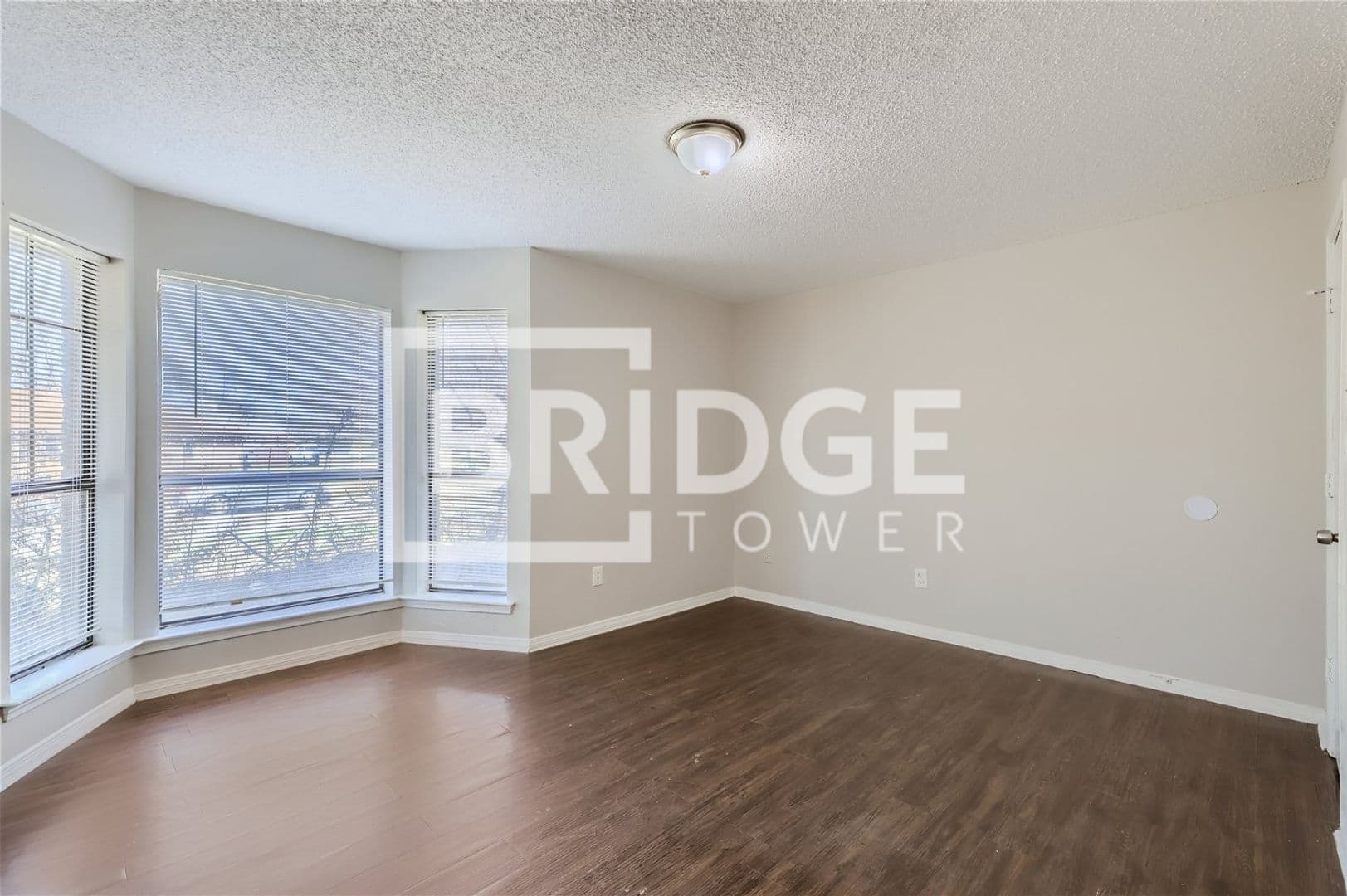 Rowlett House: 106 Cedar View Drive