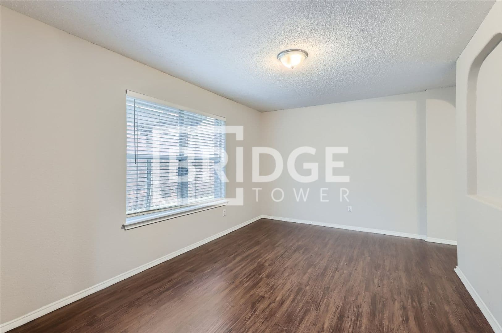 Lewisville House: 2042 Cardinal Lane