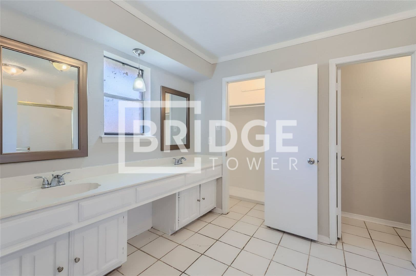 Rowlett House: 106 Cedar View Drive
