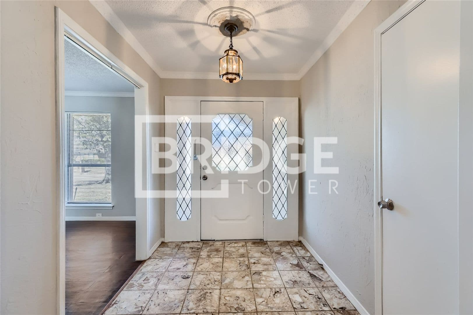 Rowlett House: 106 Cedar View Drive