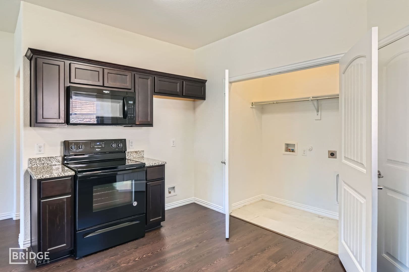 Lewisville House: 1412 Lake Crest Lane