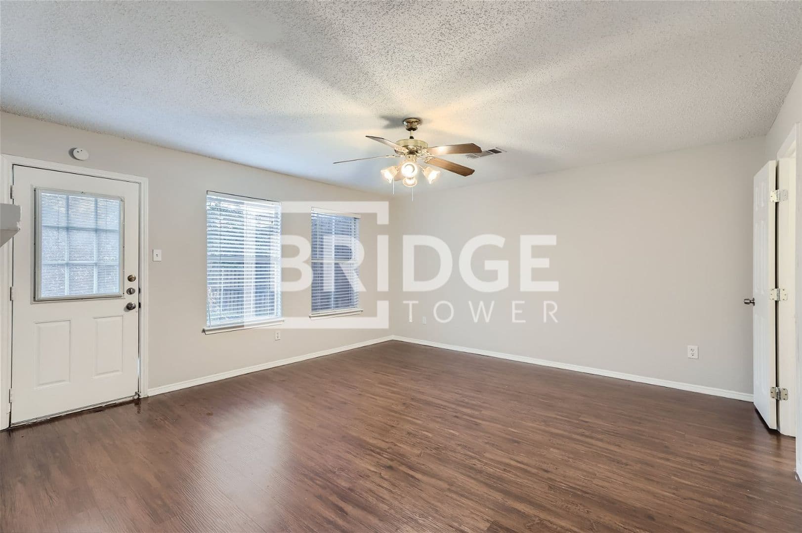 Lewisville House: 2042 Cardinal Lane