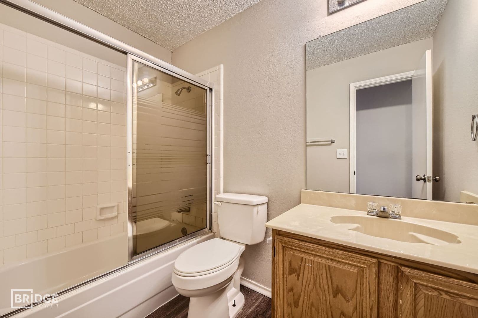 Keller House: 220 Dodge Trail