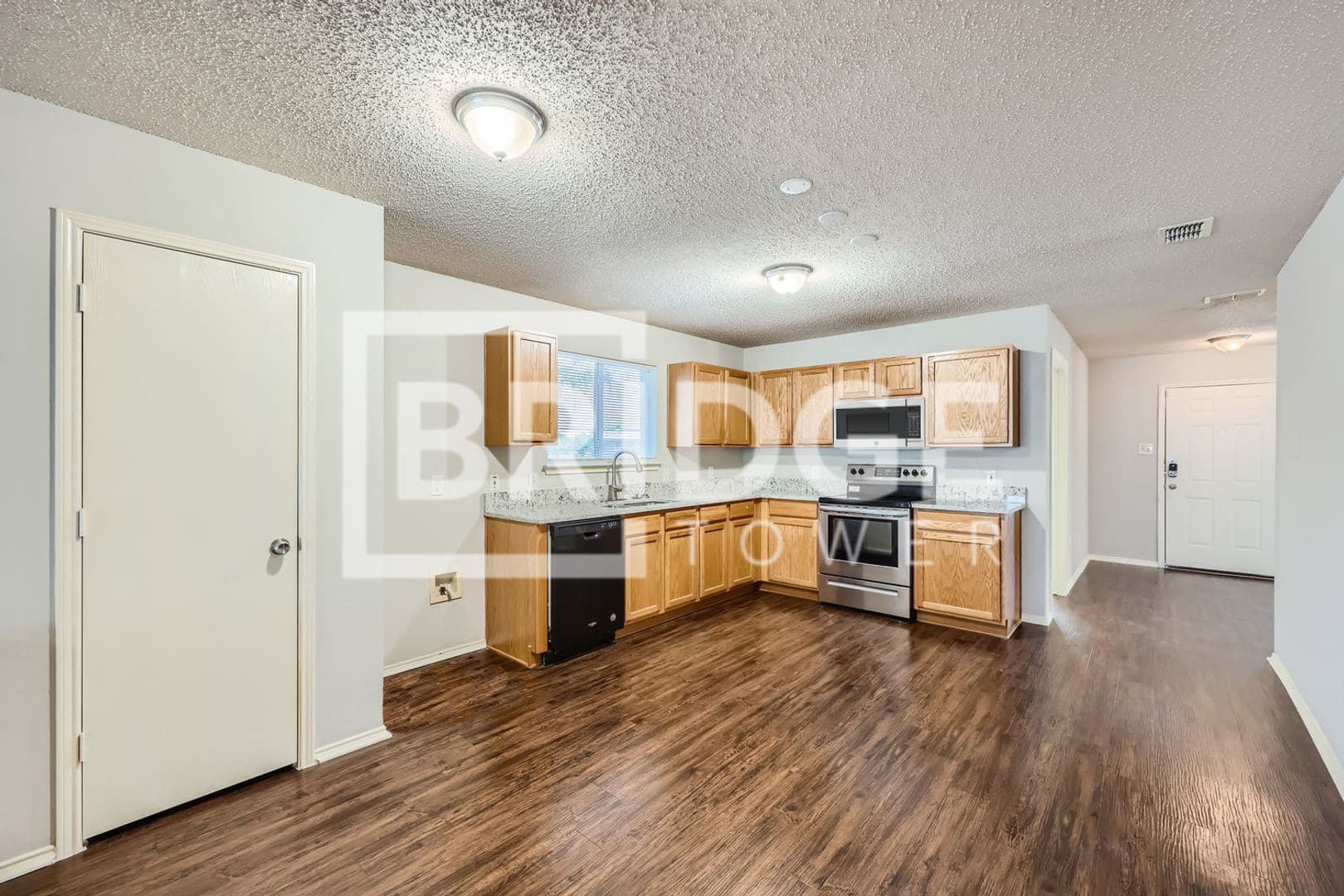 Lancaster House: 2817 Mcintosh Court