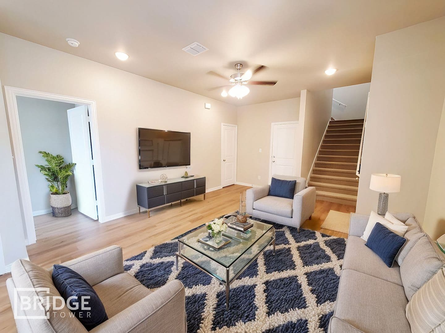 Burleson House: 1004 W Golden Lane