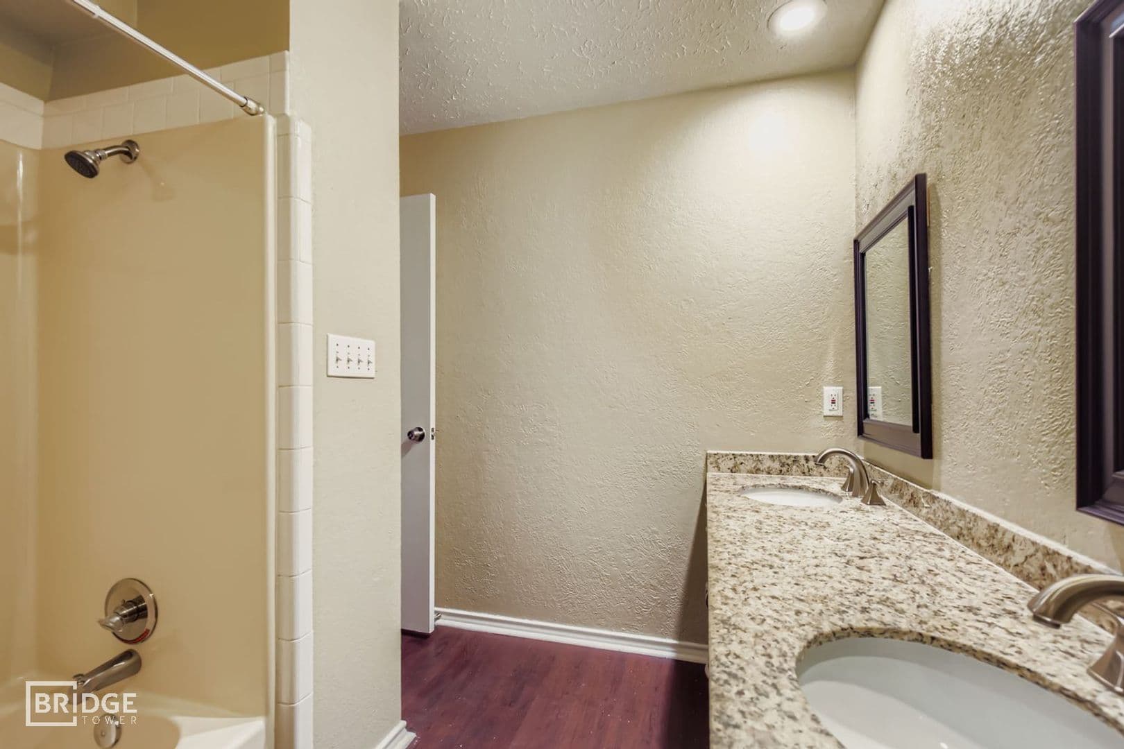 Rockwall House: 3323 Augusta Boulevard