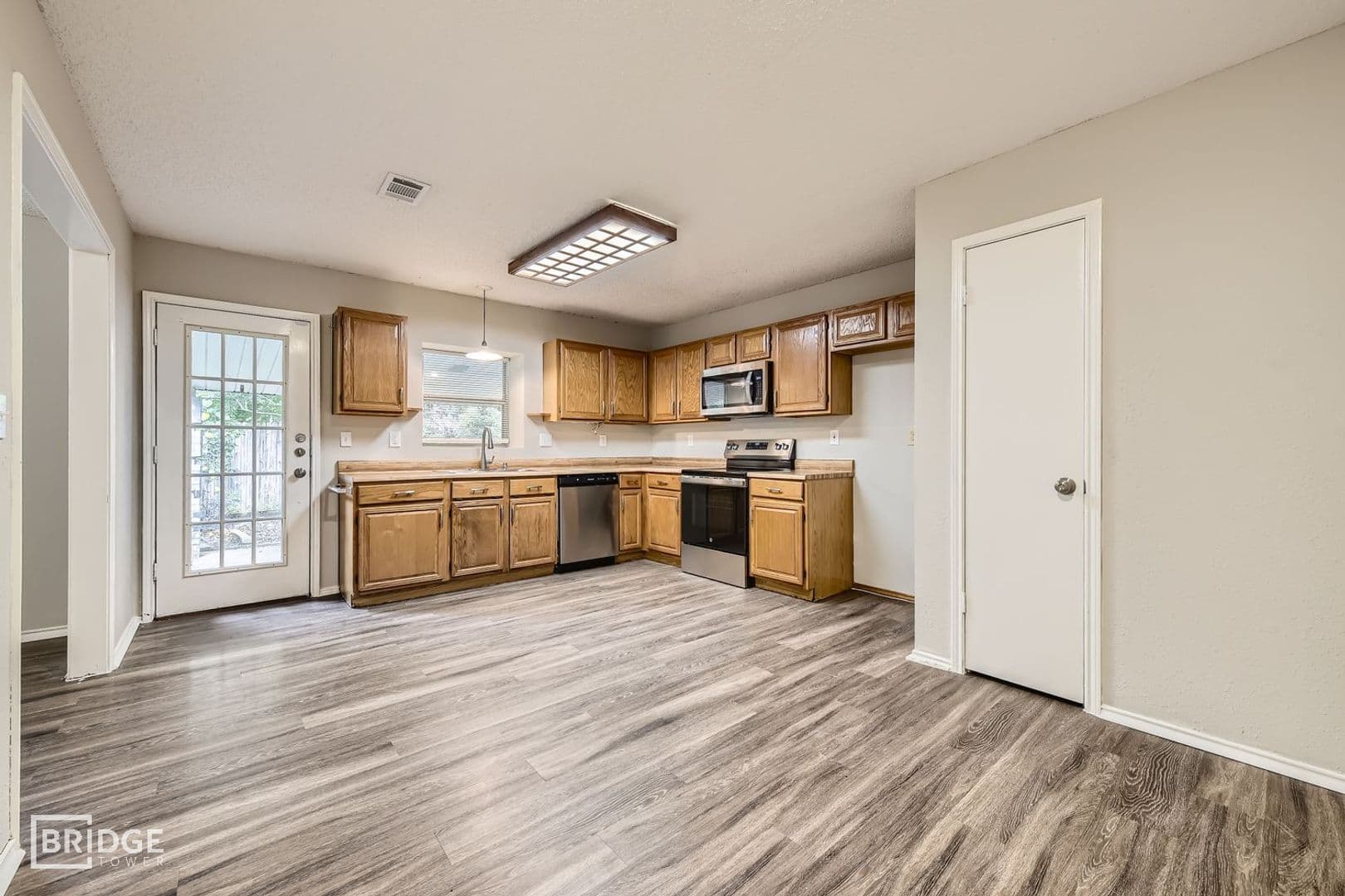 Keller House: 220 Dodge Trail
