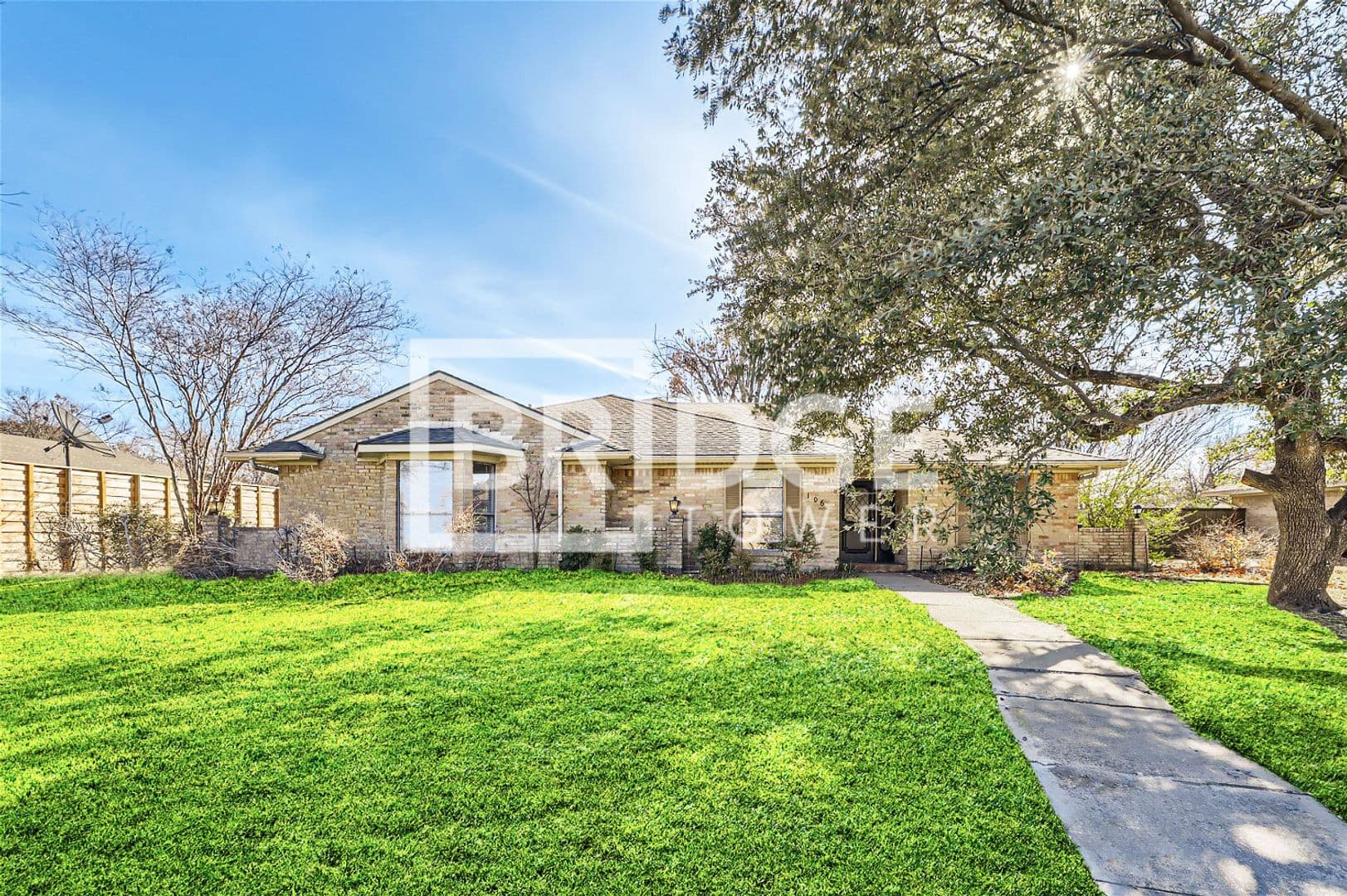Rowlett House: 106 Cedar View Drive