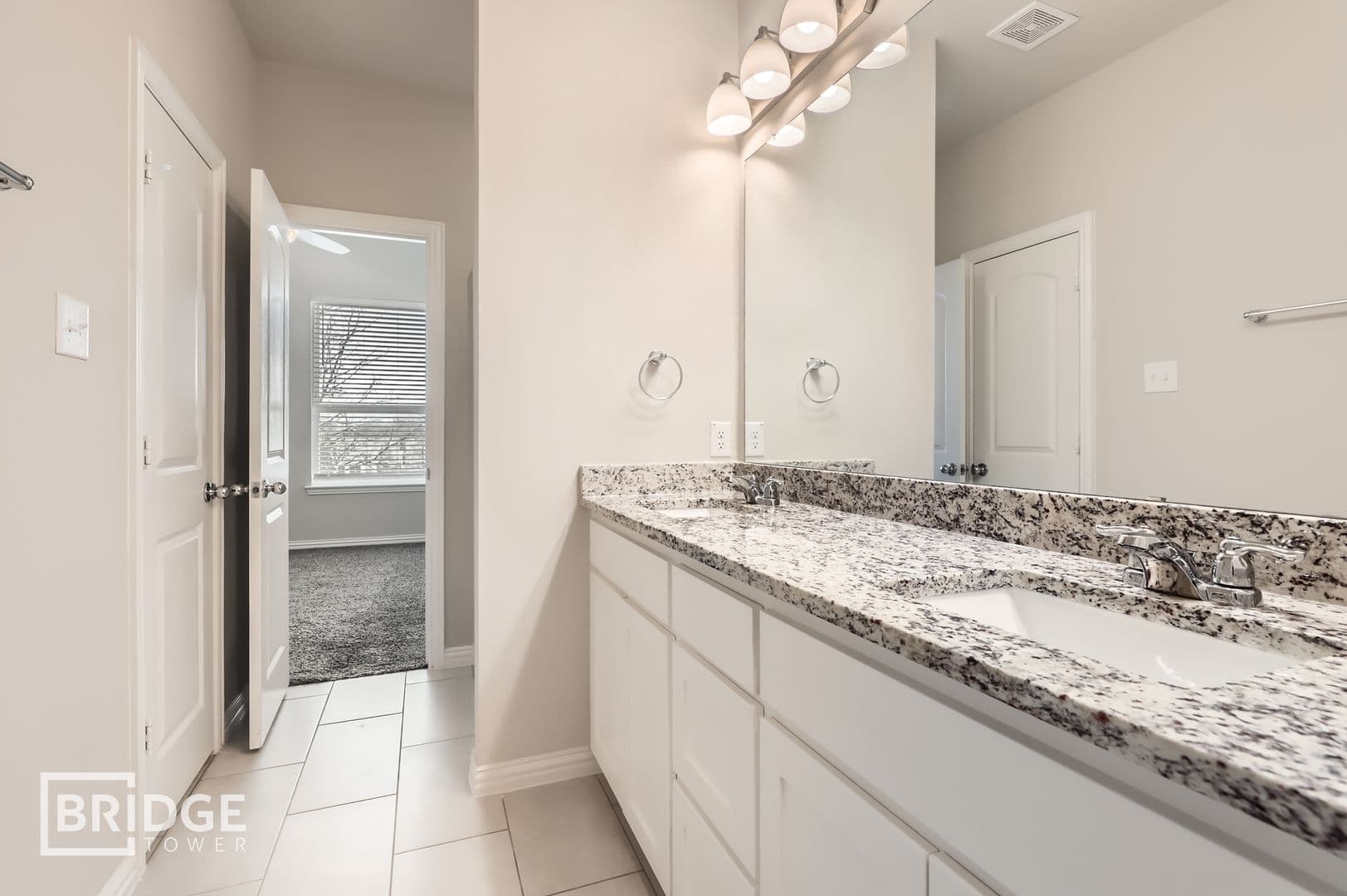 McKinney Townhome: 301 E Lamar Street
