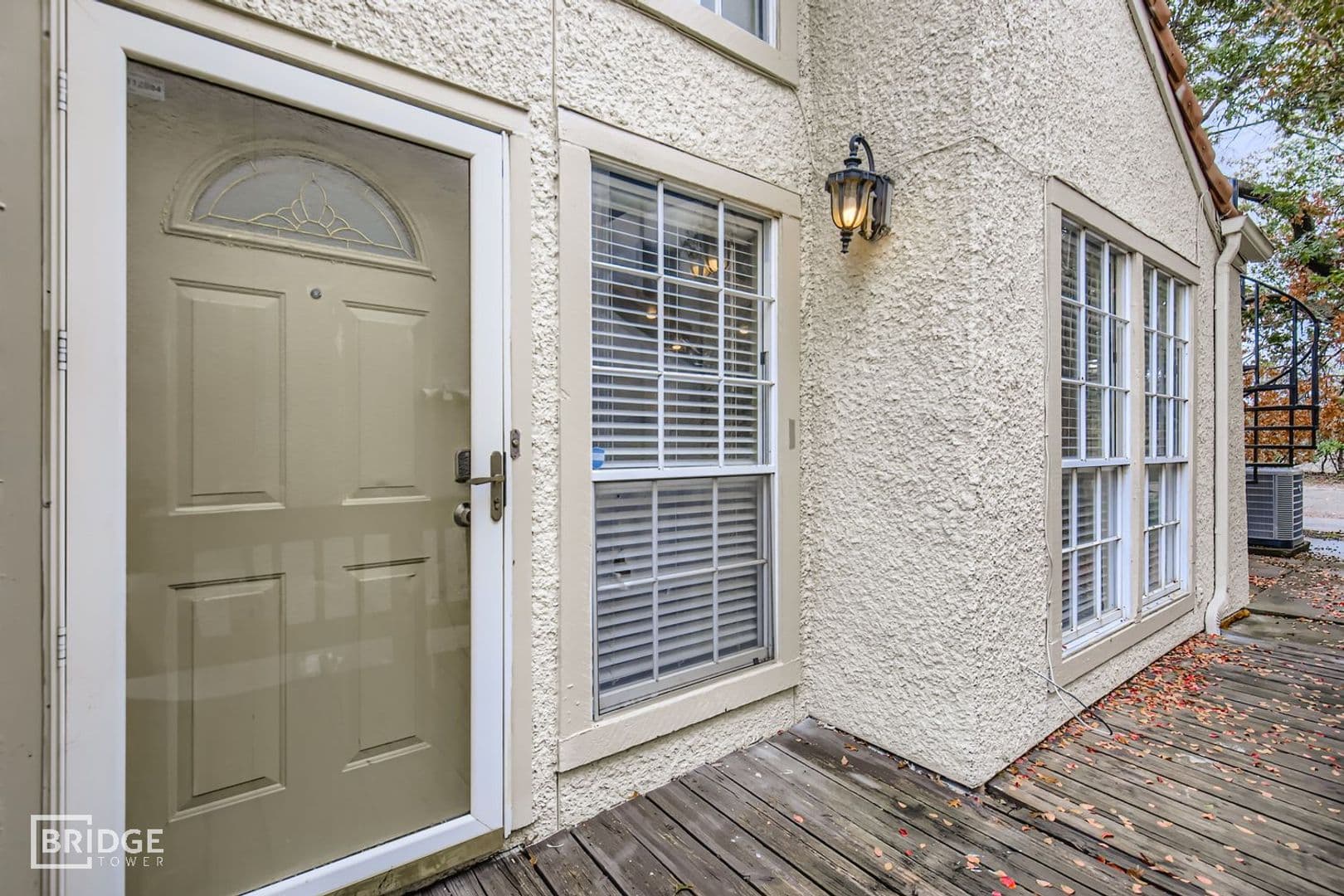 Rockwall House: 3323 Augusta Boulevard
