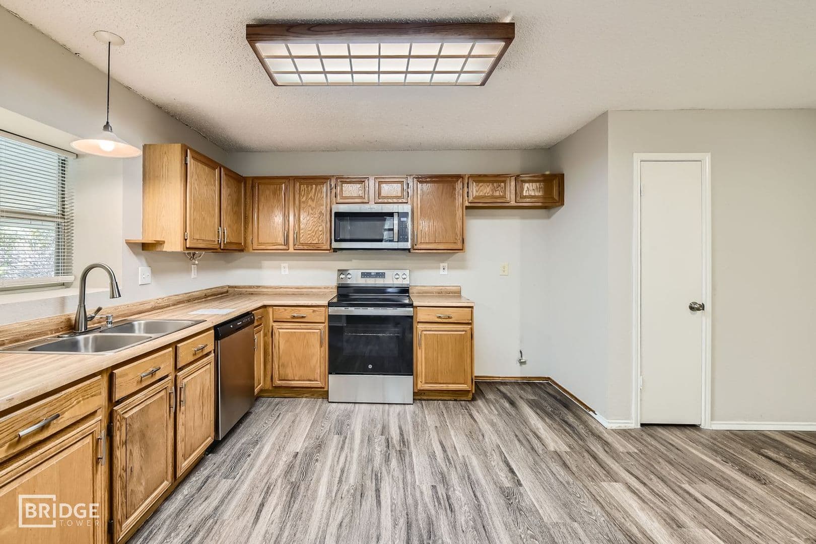 Keller House: 220 Dodge Trail