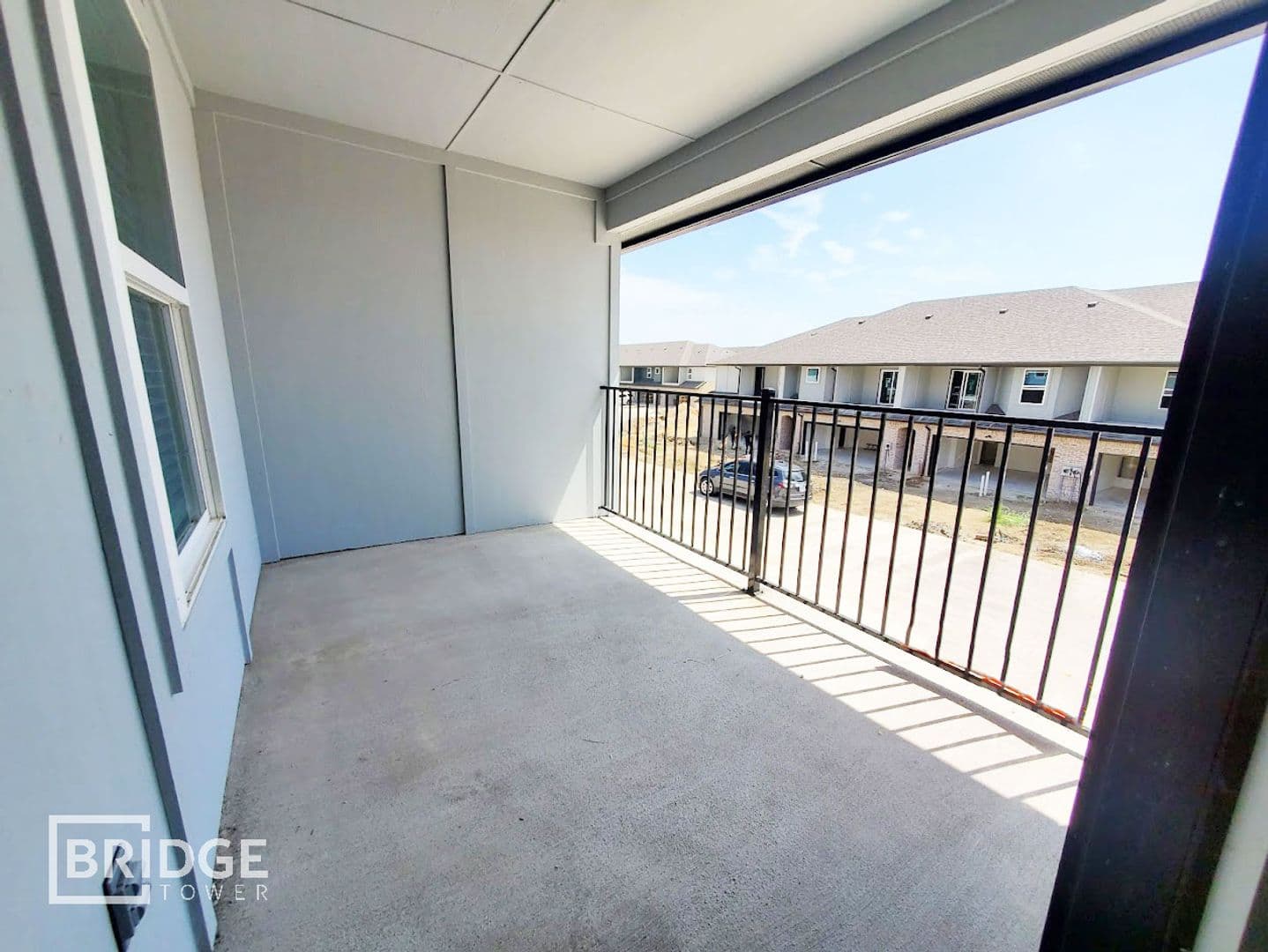 Burleson House: 1004 W Golden Lane